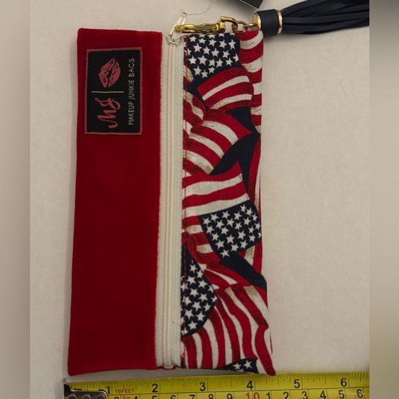 Makeup Junkies Mini makeup cosmetic bags with tassel American Flag - Picture 3 of 7